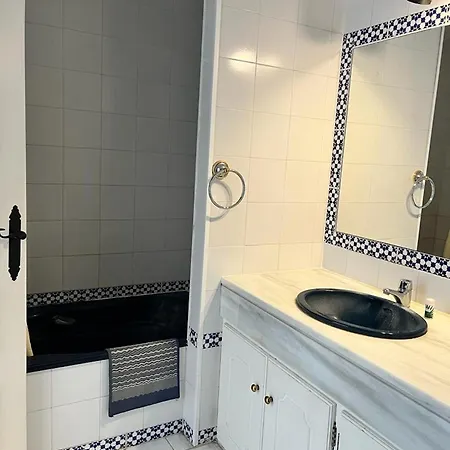 Bright And With Incredible Views In Beachfront Apartamento Fuengirola