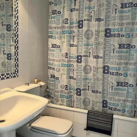 Bright And With Incredible Views In Beachfront Apartamento